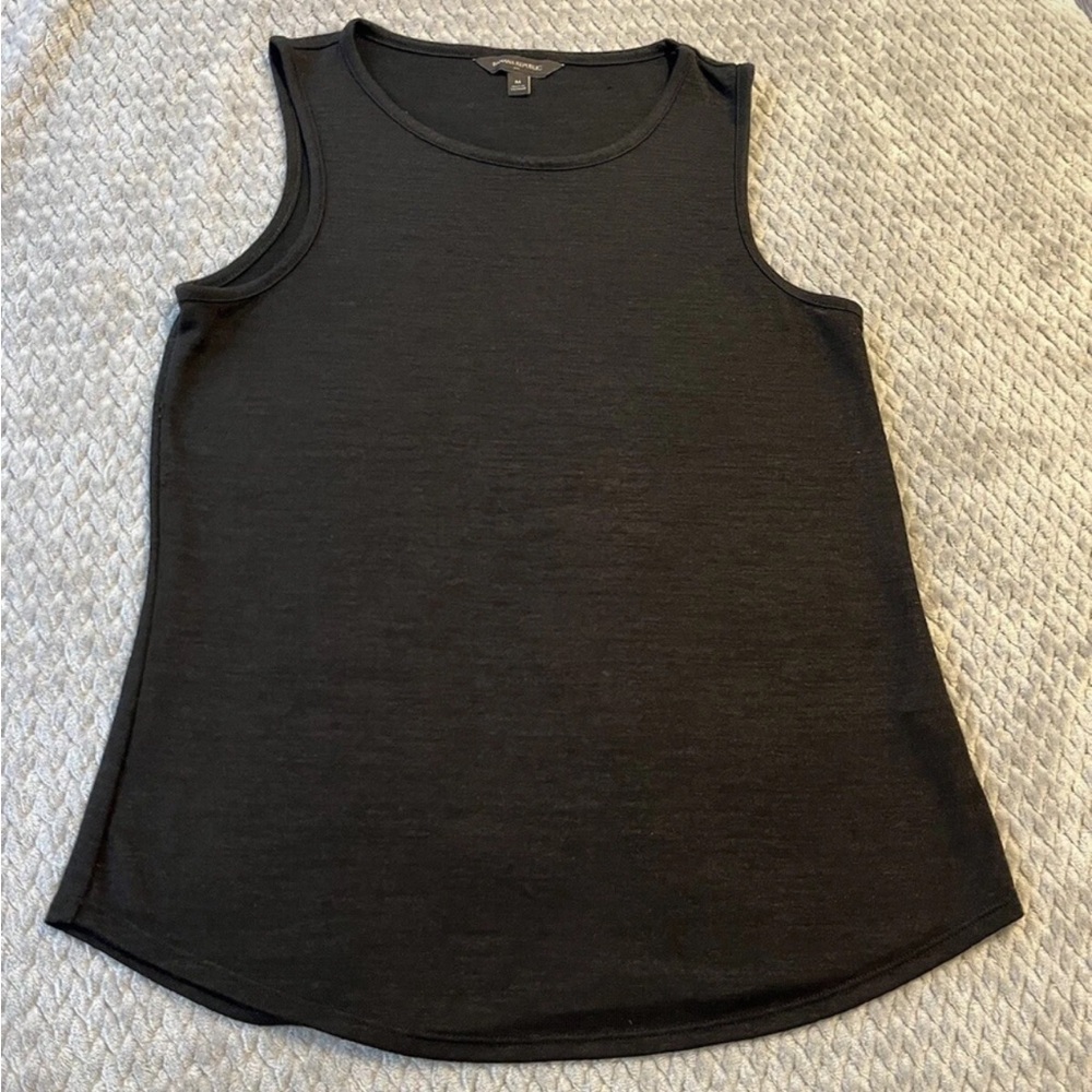 Banana republic sleeveless top Blouse Size M 8/10